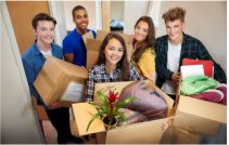 student friends moving into college dorms